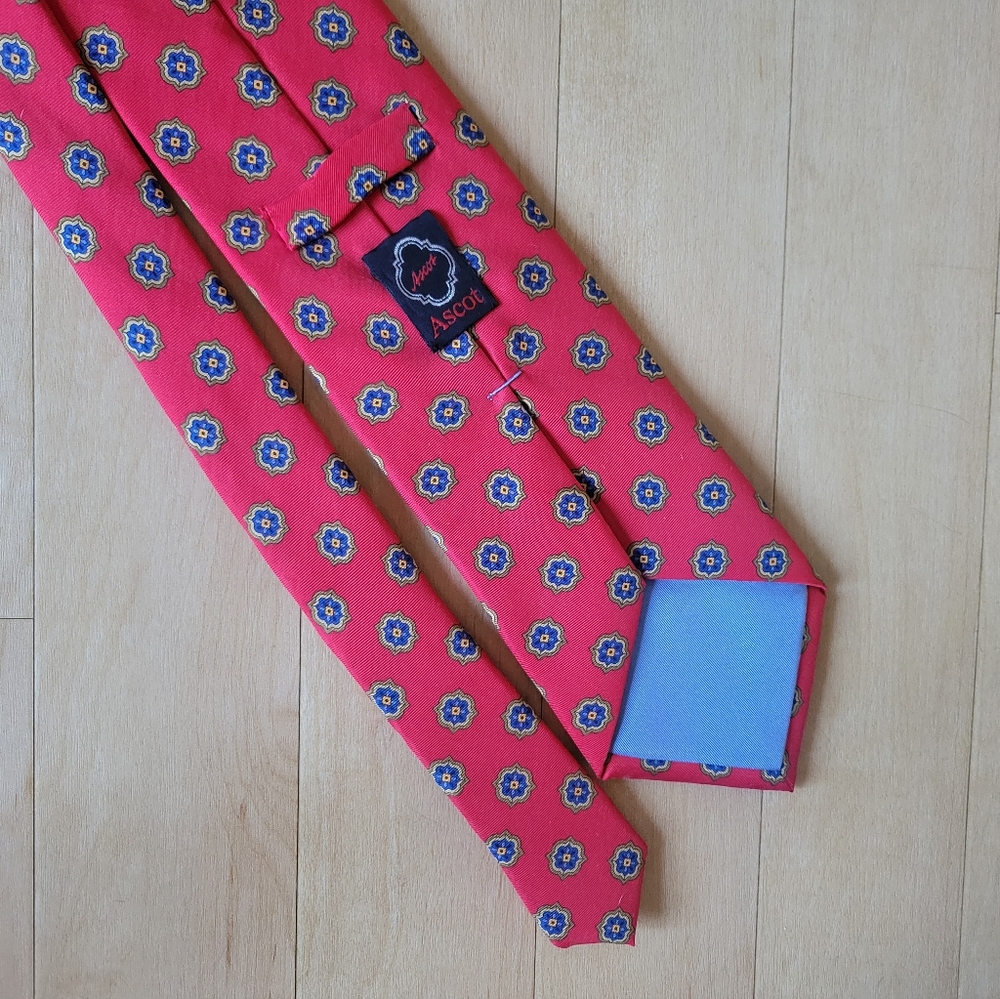 Ascot 100% Silk Floral Emblem Red Blue Gold Mens Tie Neckwear